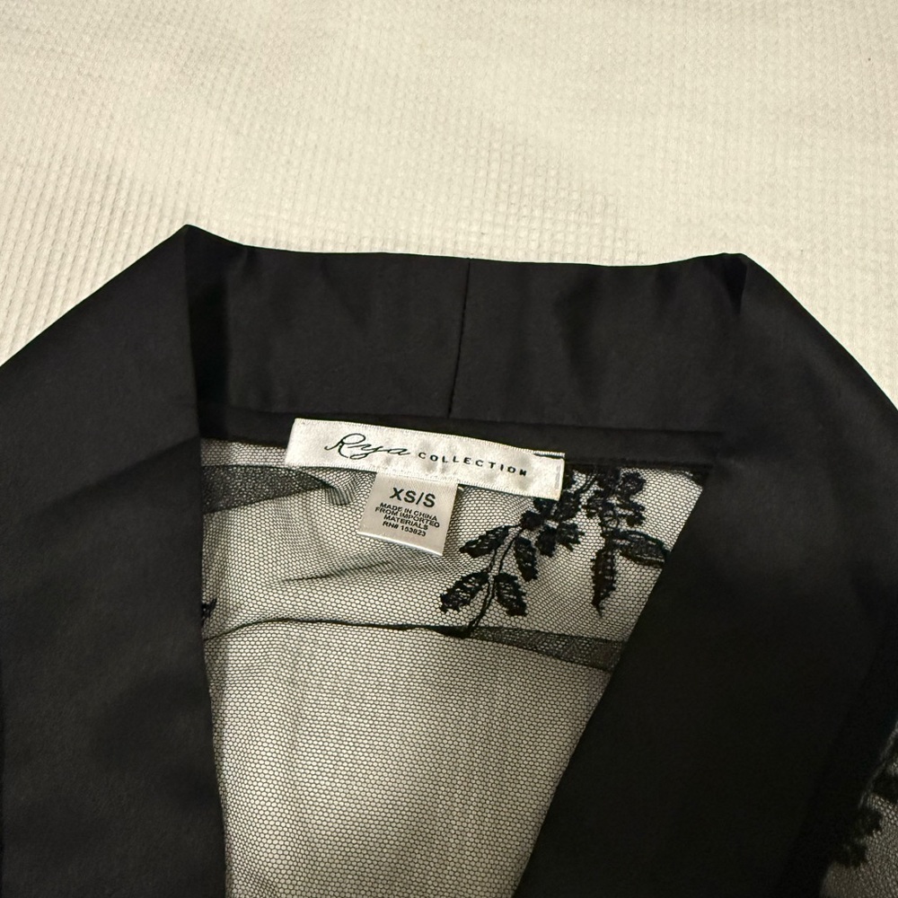 Black Sheer Lace Robe - Picture 4 of 4